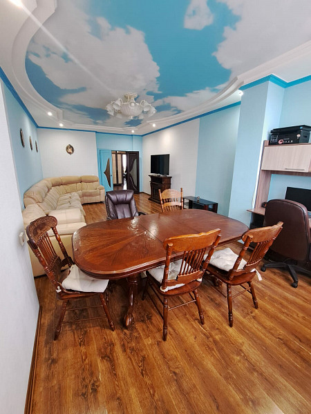 2-к квартира, 90 кв.м.