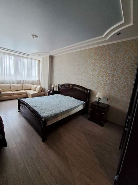 2 комнатная квартира площадью 90 м² за 12300000 рублей