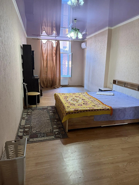 Снять 1-к квартиру, 58 кв.м.